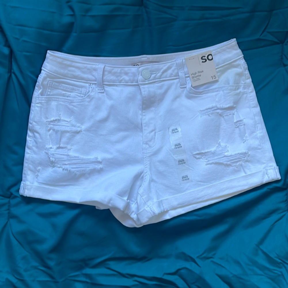 New but have a small faint stain in the back see las pictures for details